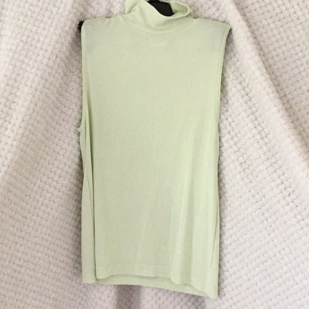 Victoria’s Secret, Moda Int’l sleeveless top M